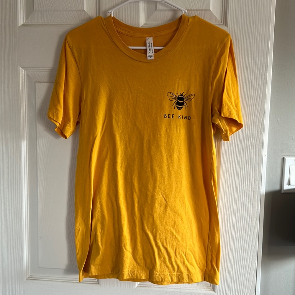 Bee kind tee 🐝